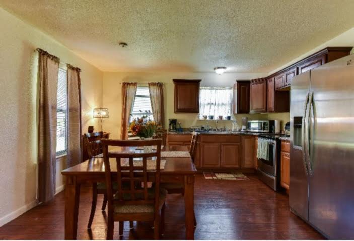 Bed and Breakfast Austin Escape Cedar Creek Экстерьер фото