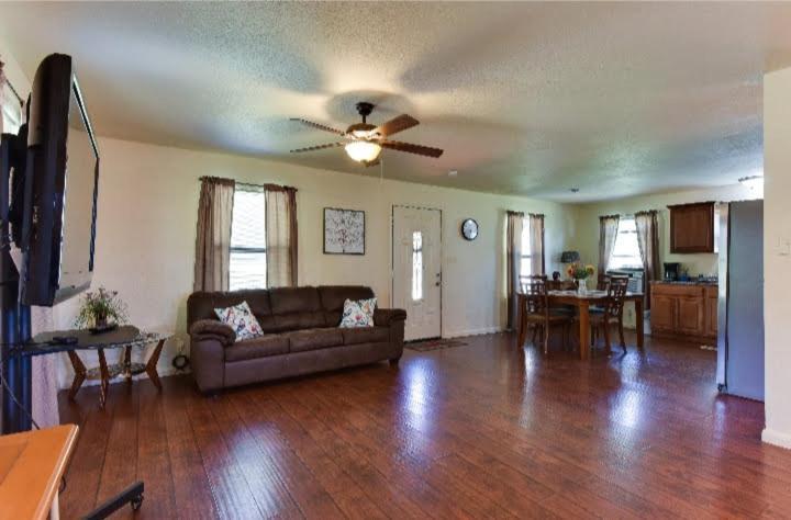 Bed and Breakfast Austin Escape Cedar Creek Экстерьер фото